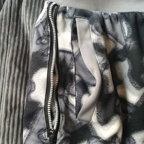 And1 basketball shorts size L black camo with pockets walking gym comfortable - Picture 5 of 6